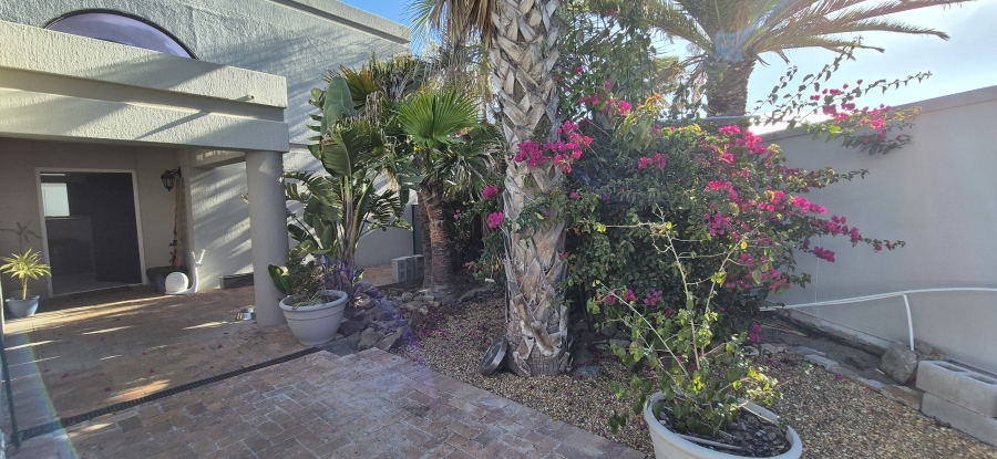 4 Bedroom Property for Sale in Van Riebeeckstrand Western Cape